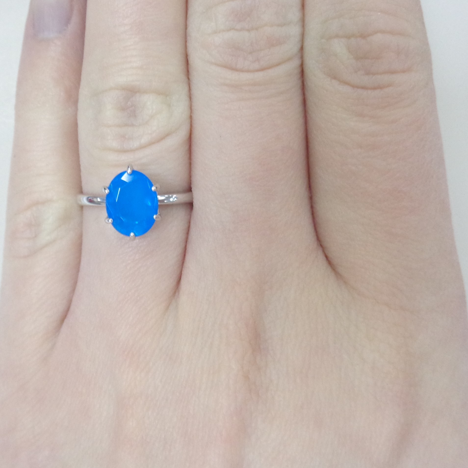 Серебряное кольцо с голубым опалом